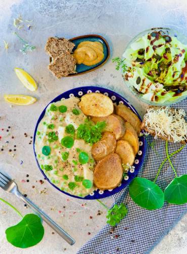 cabbage turnip en rouge with salad