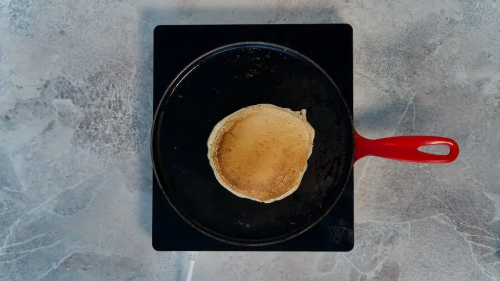 Vegan Banana Pancake being roasted in a pan