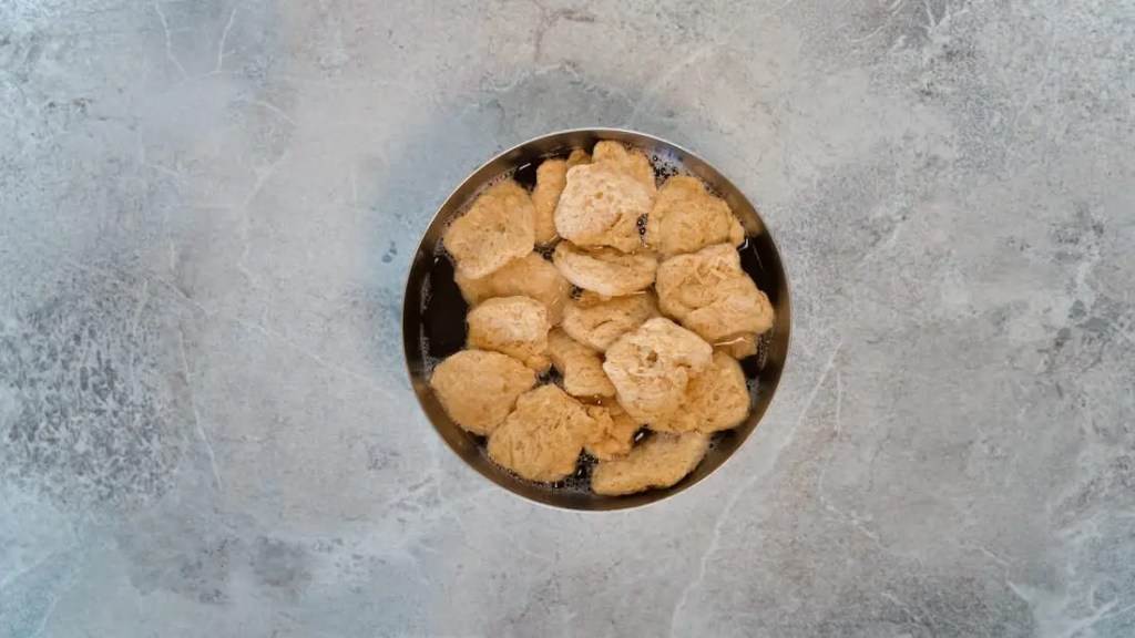 Soaking Vegan Schnitzel soy chunks