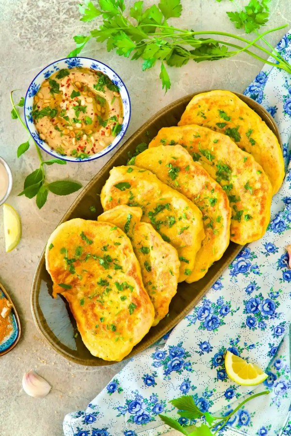 Veganer Knoblauch-Naan fertig