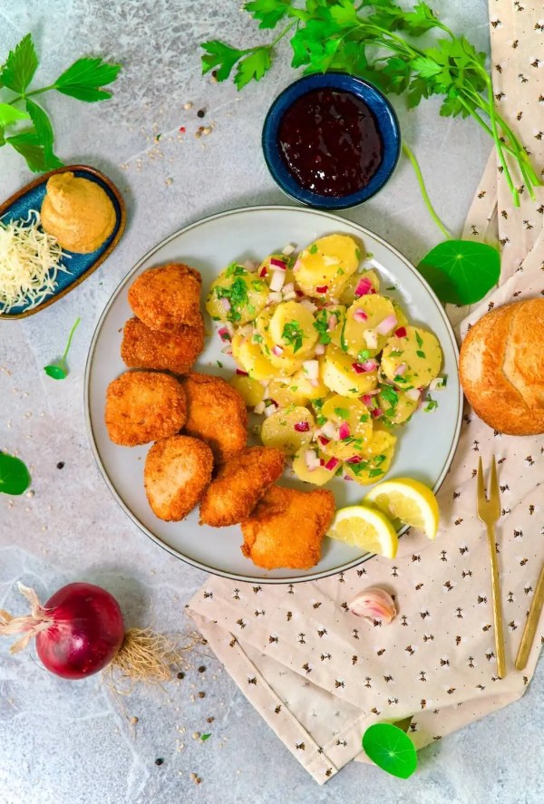 Veganes Schnitzel im Teller