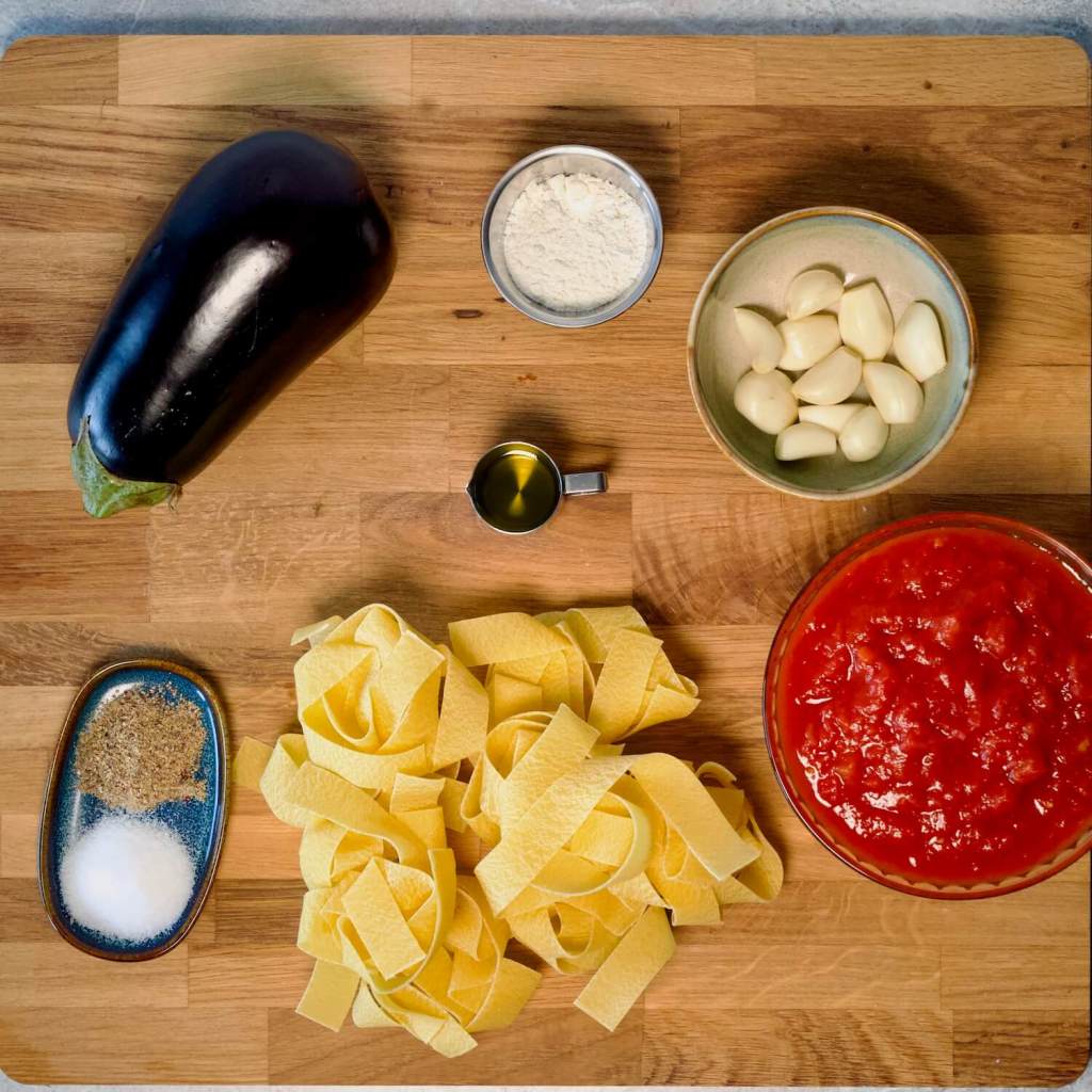 Vegan Aubergine Pasta ingredients