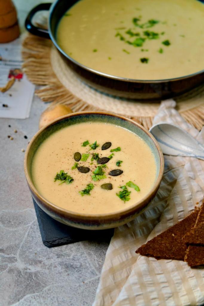 Served potato leek soup