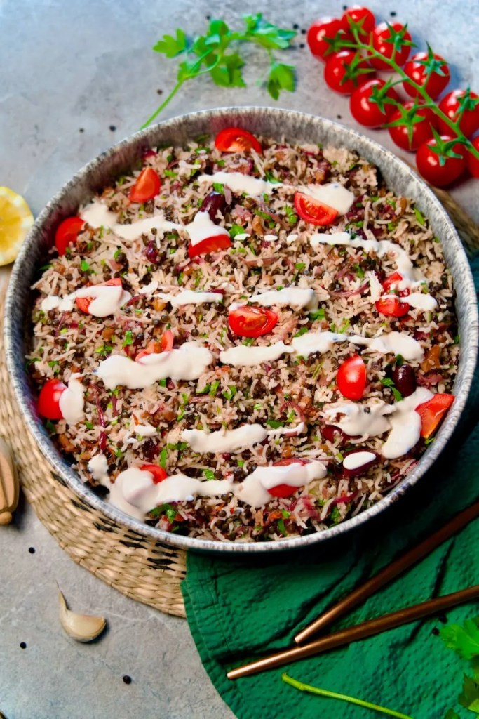 Lentil rice with vegan yoghurt