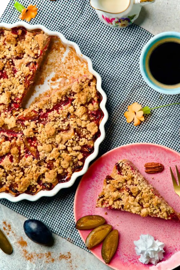 Finished plum crumble cake presented