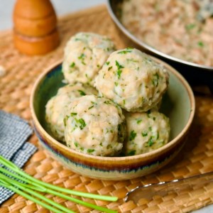 Semmelknödel finished and served